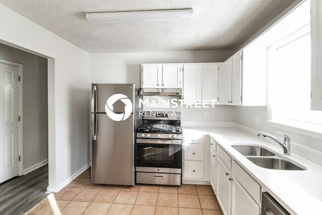 Building Photo - 3 Bedroom Pet-Friendly Home in Rex, GA with Main Street Renewal