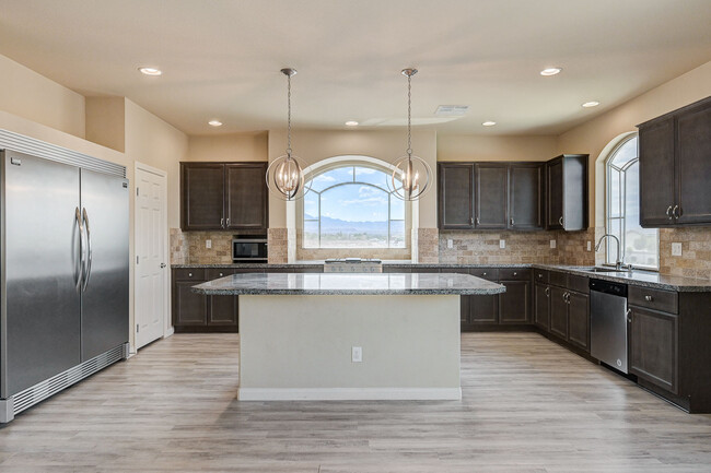 Building Photo - 706 Eros Ct