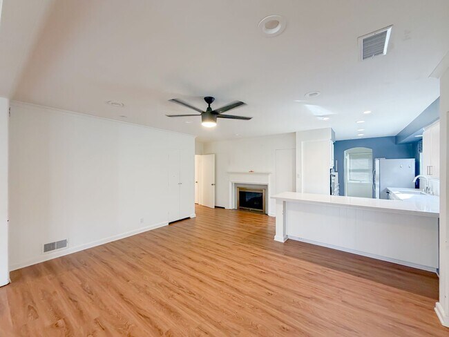 Building Photo - 7531 W 88th Pl