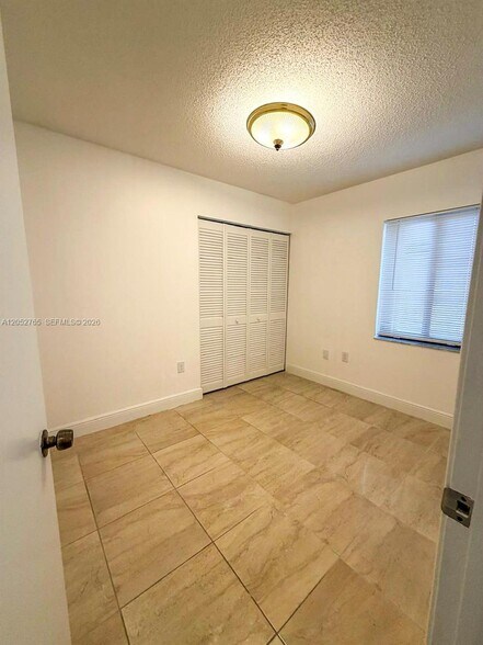 Building Photo - 5028 SW 138th Avenue Cir