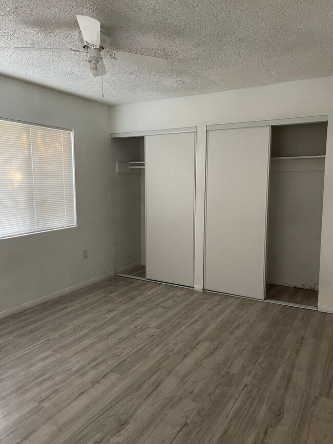 Building Photo - House For Rent