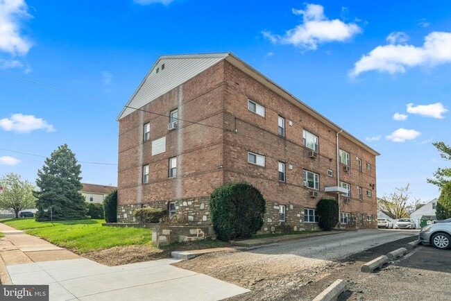 Building Photo - 1714 Rhawn St