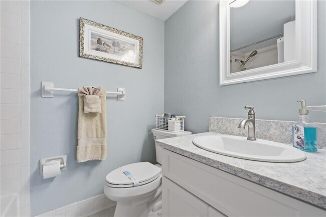 Building Photo - 240 Cypress Ln