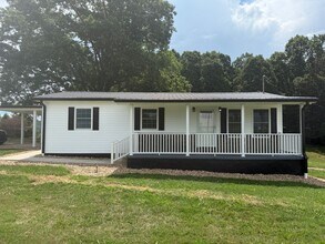 Building Photo - 2 Bedroom 2 Bath Home in Greene County, TN