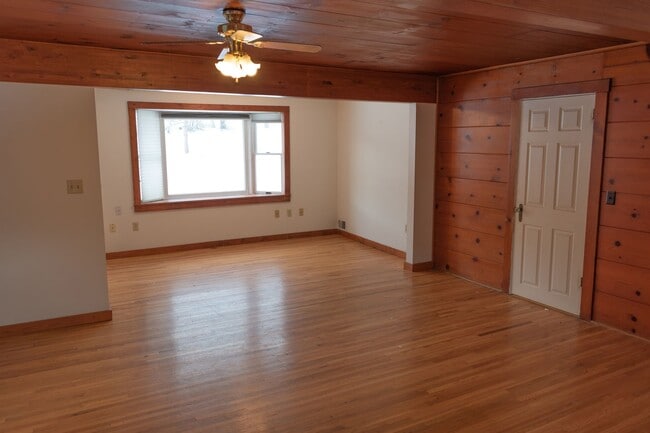 Building Photo - 2 BR Single Family Home in LaVale
