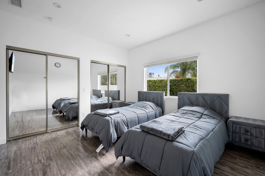 Building Photo - 13311 Wixom St