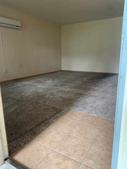Building Photo - 1608 Sand Ct