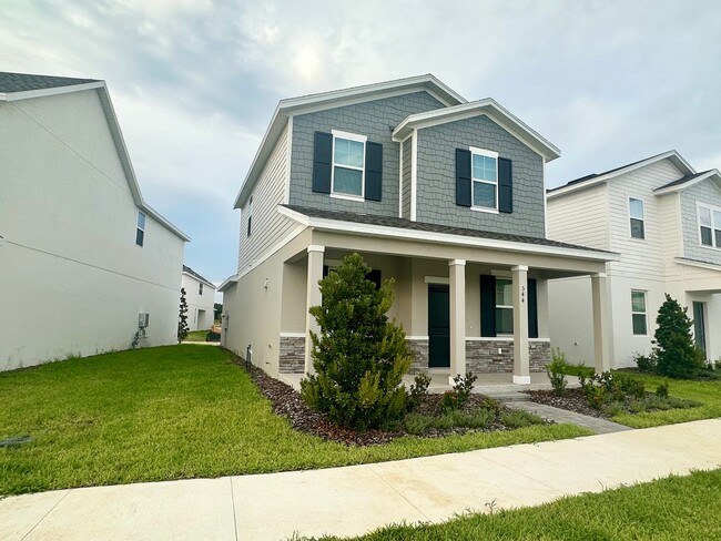 Building Photo - Looking for clean and responsible roommate
