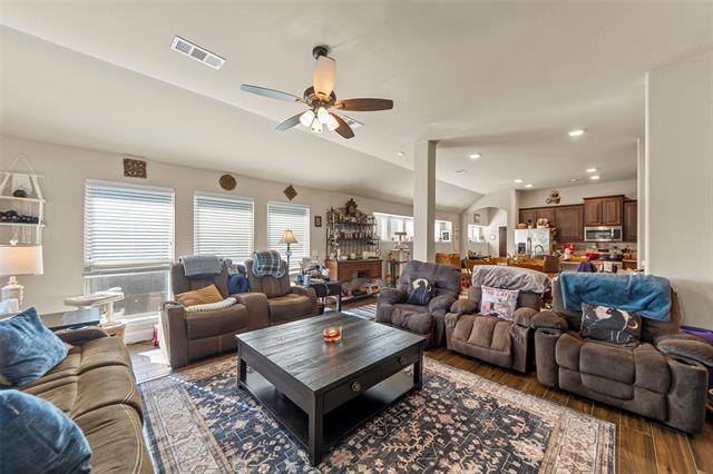 Building Photo - 652 Cottage Pl