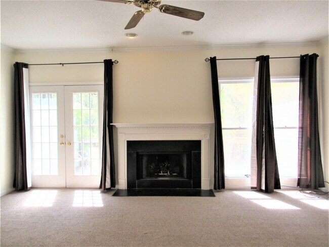 Building Photo - Home Available in Birmingham! Available to View Now! DEPOSIT PENDING!!!