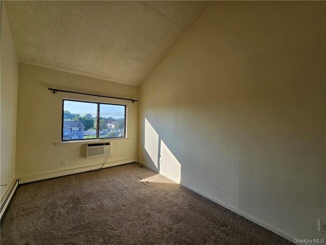 Building Photo - 44 Inwood Rd