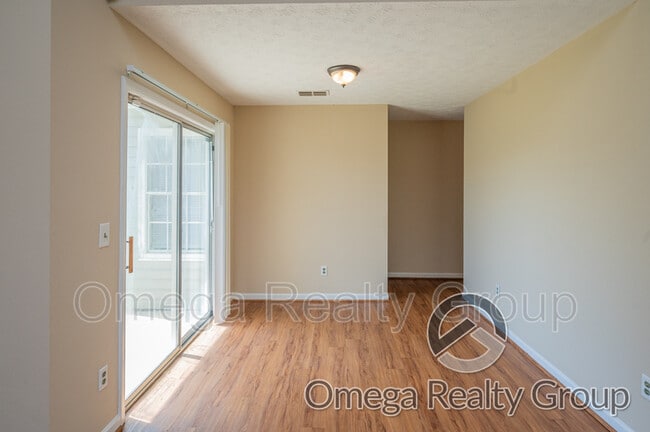 Building Photo - 900 Mister Dr