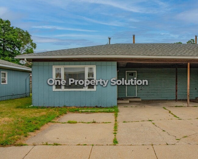 Building Photo - 1327 Logan St