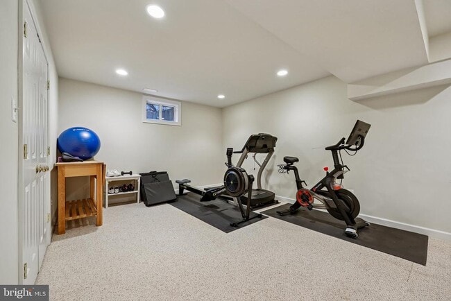 Building Photo - 8807 Ridge Rd