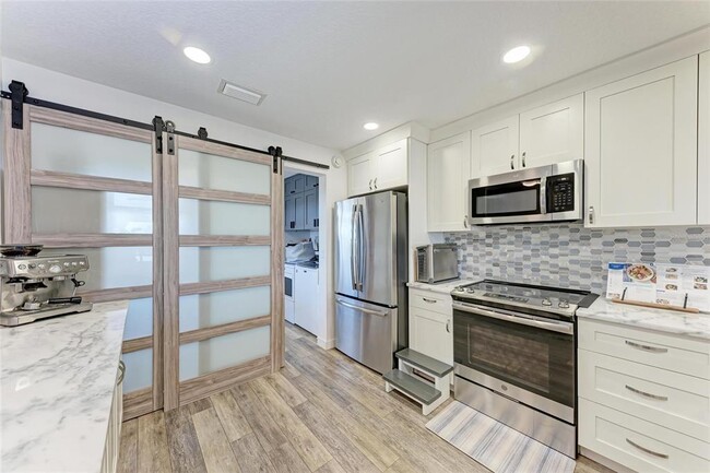 Building Photo - 515 Leffingwell Ave