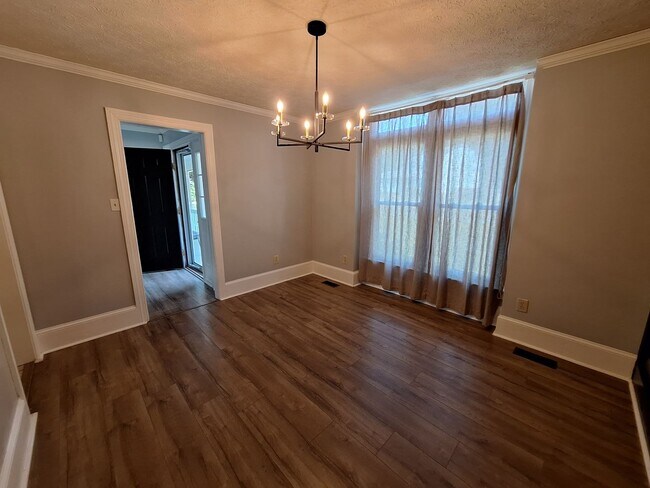 Building Photo - 212 Earle Ct