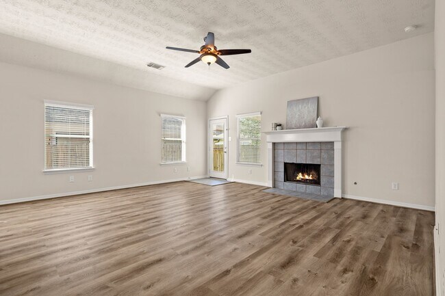 Building Photo - 2302 Oakleaf Hills Cir