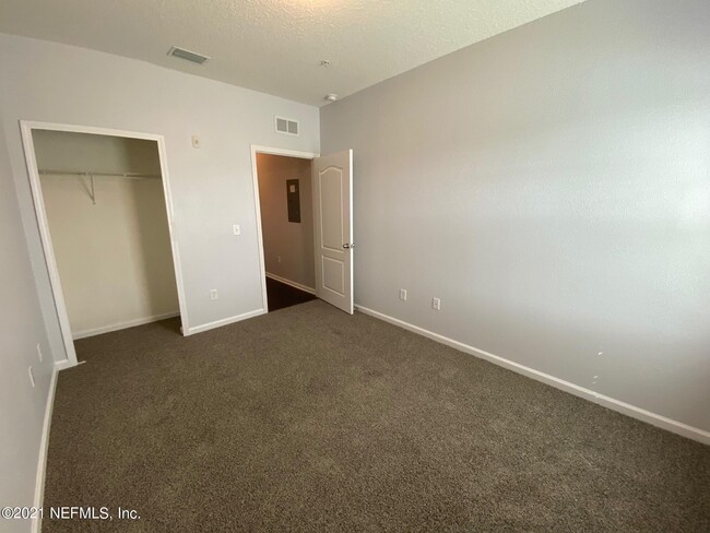 Building Photo - 4908 Key Lime Dr