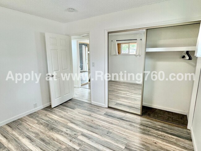 Building Photo - Stylish 3-Bedroom Home with Fenced Yard, S...