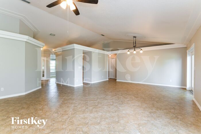 Building Photo - 14022 Vista Del Lago Blvd