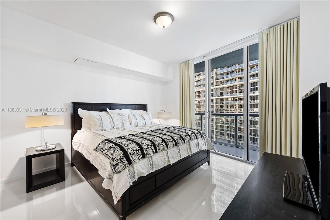 Building Photo - 475 Brickell Ave