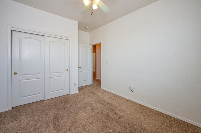 Building Photo - Updated North Clovis 3/2.5 Near Buchanan H...