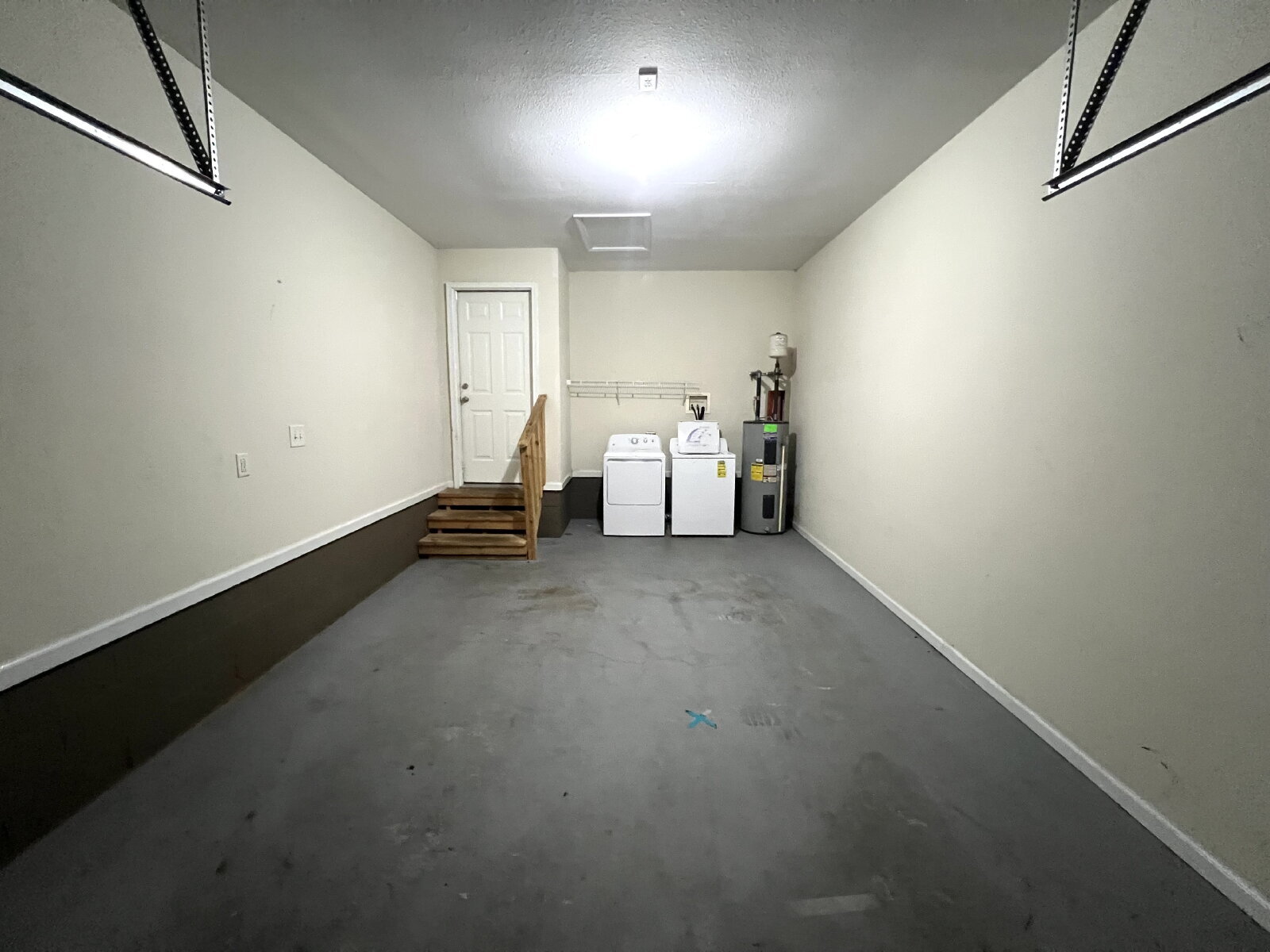 Building Photo - 9103 Pembroke Oak Grove Rd