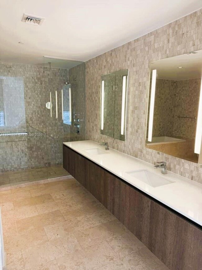 Building Photo - 68 SE 6th St