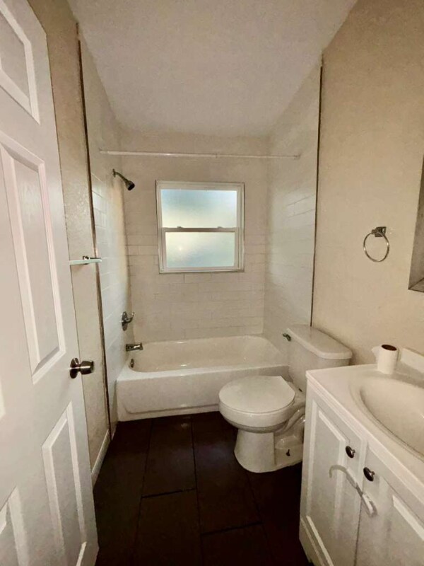 Building Photo - 4314 Silver Star Rd