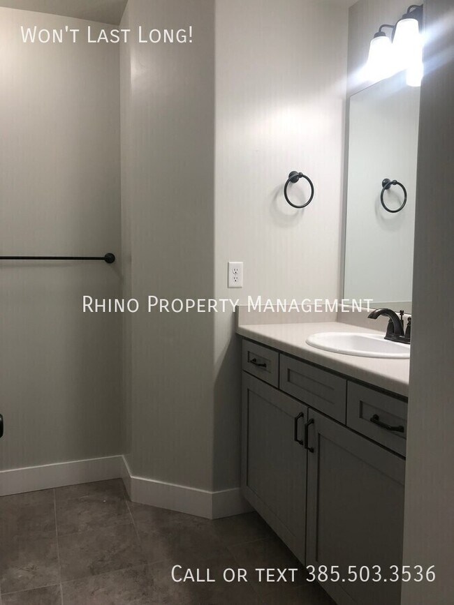 Building Photo - 4151 River Shade Ln