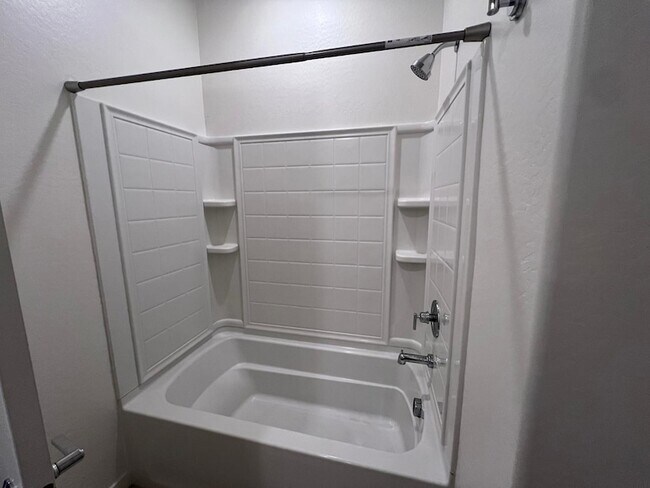 Building Photo - 1152 E Newland Dr