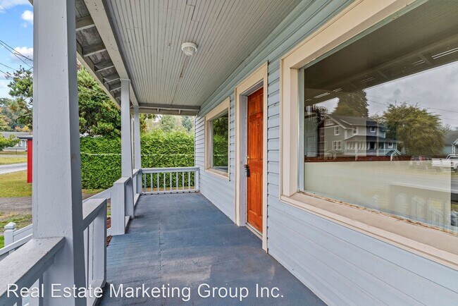 Building Photo - 3 br, 2 bath House - 219 Mossyrock Ave
