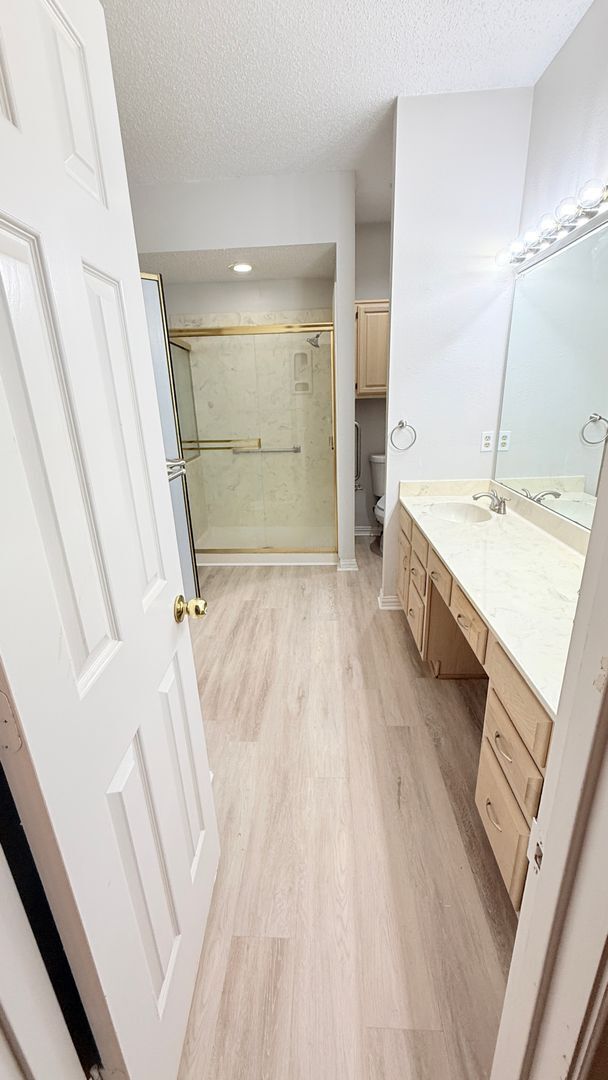 Building Photo - 3 Bedroom/2.5 Bath with den/bonus room and 2 Car Garage