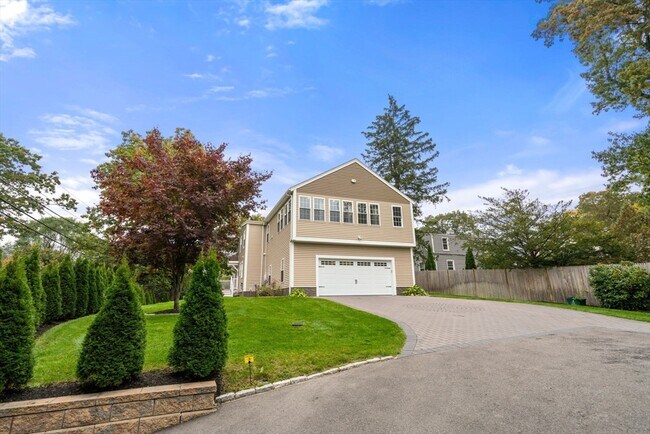 Building Photo - 63 Pine St