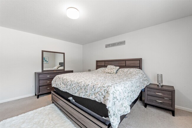 Building Photo - 17142 Carshalton Ct