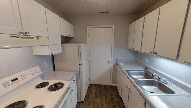 Kitchen - SomerStone Estates