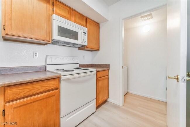 Building Photo - 6650 W Warm Springs Rd