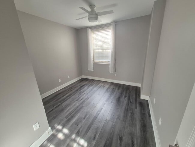 Building Photo - 344 Eastview Ct