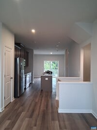Building Photo - 5990 Cling Ln