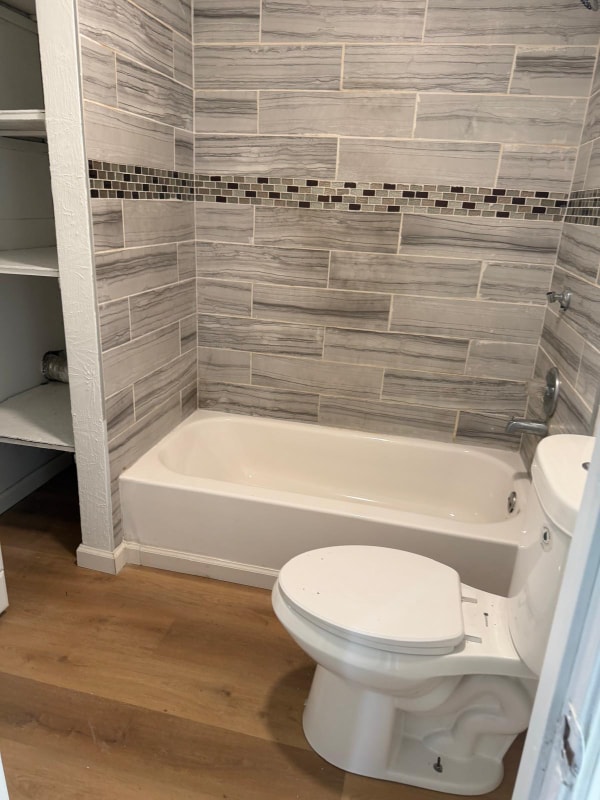 Building Photo - 1665 Elaine Rd