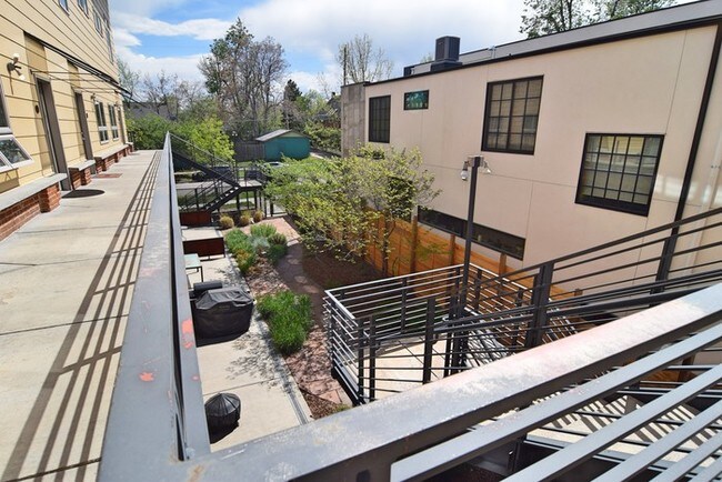 Building Photo - 2501 Grove St