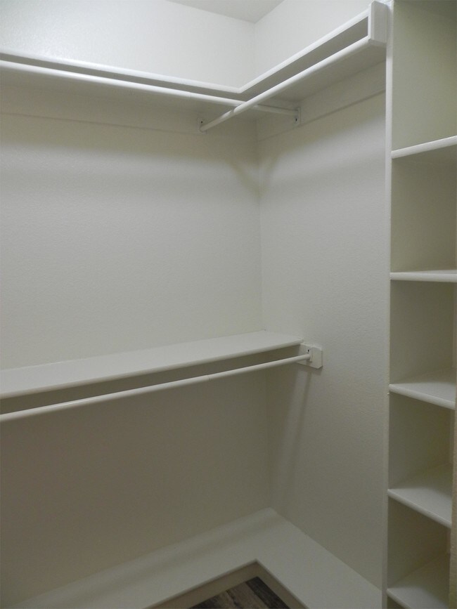 Building Photo - 1011 W 23rd St