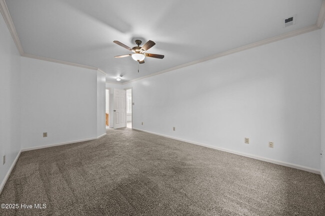 Building Photo - 406 Hampshire Pl