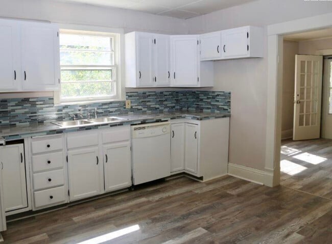 Building Photo - 510 E 7th Ave