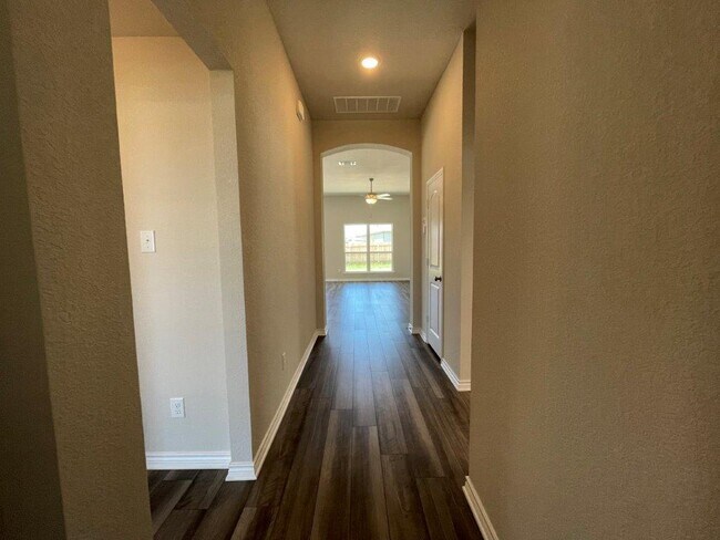 Building Photo - 7726 Merry Oaks Cv