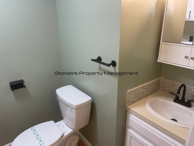 Building Photo - Fully Renovated Condo For Rent in Burrillv...