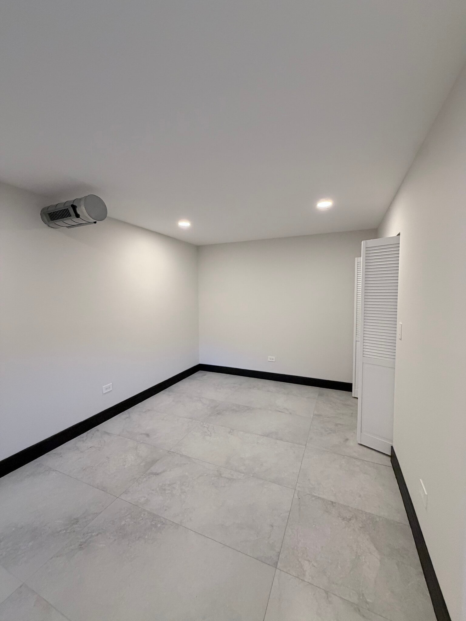 Building Photo - 1806 S Jefferson St