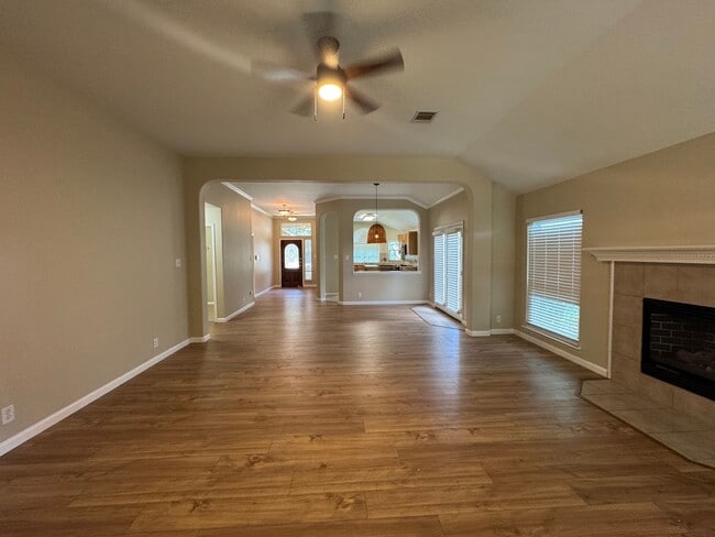 Building Photo - 20502 Wild Springs Dr