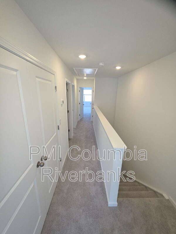 Building Photo - 559 Marcus Wy