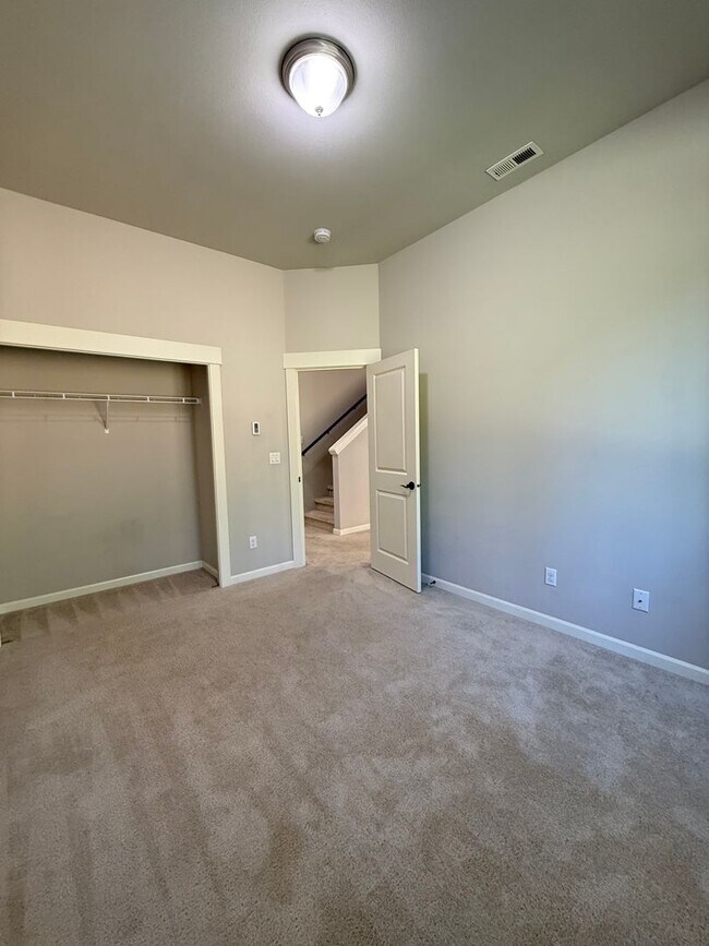 Building Photo - Spacious 3BR + Bonus Timber Creek Home for...